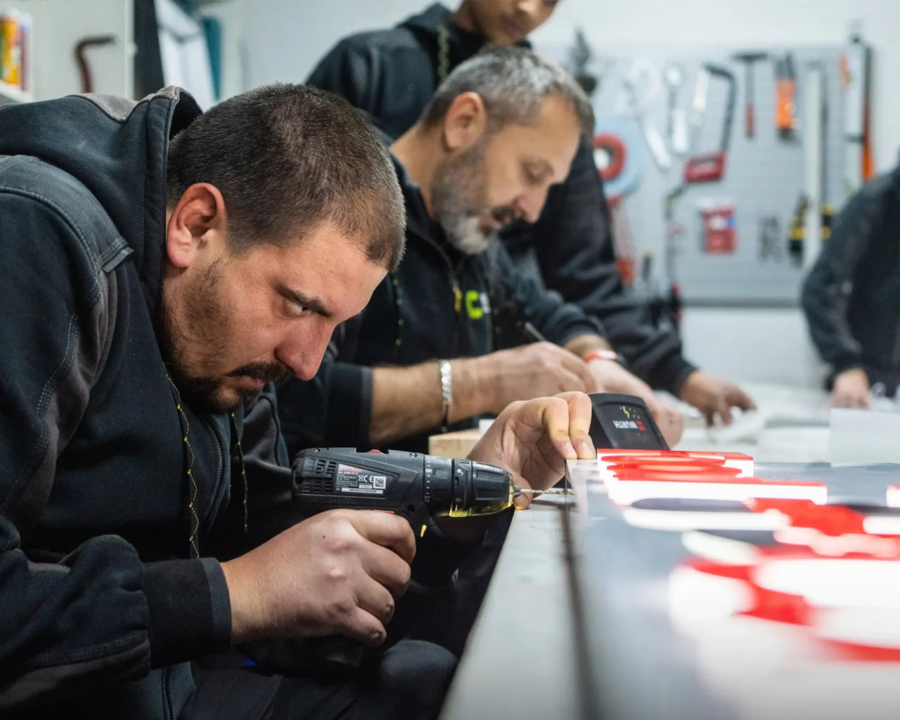 Finalna kontrola elektroinstalacije i sklapanje 3D slova